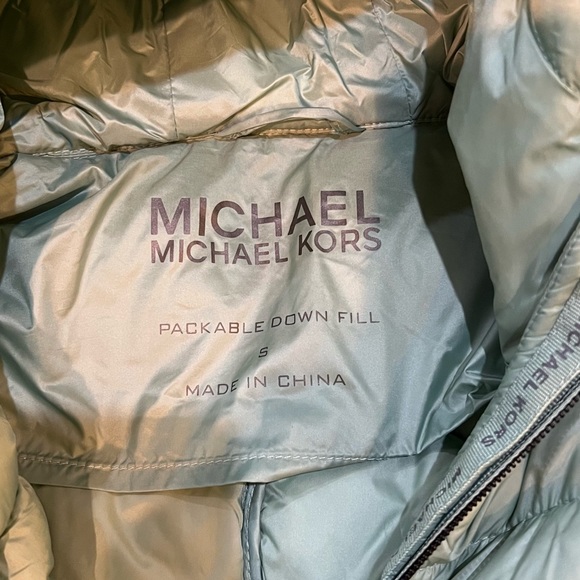 Micheal Kors Packable Down Hooded Jacket - Picture 3 of 4
